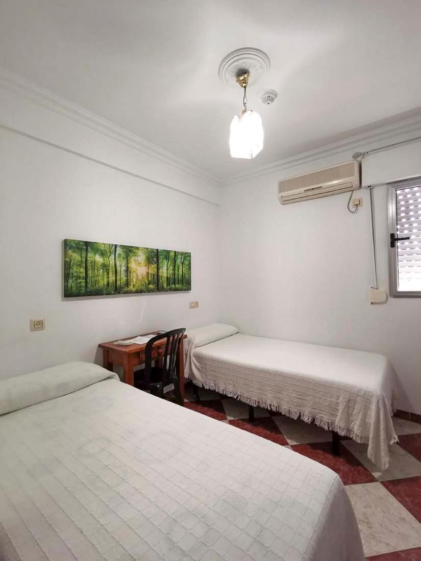 Pension Hidalgo 1 Utrera Exterior photo